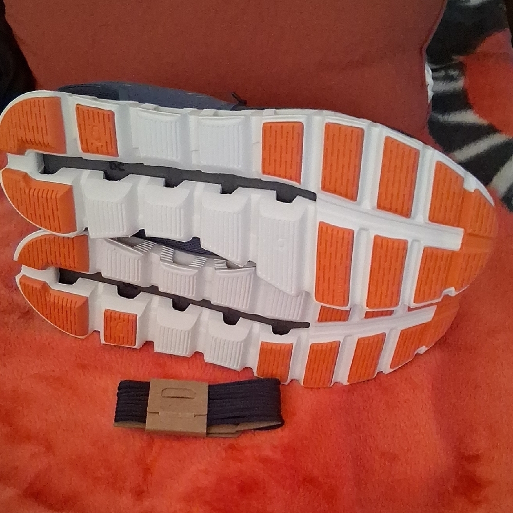 On Running Men's Navy and Gray Athletic Shoes - Picture 3 of 3